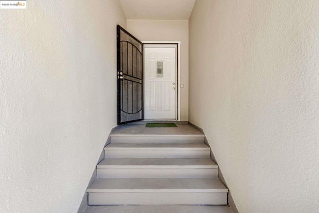 976 34Th St, Oakland, CA 94608