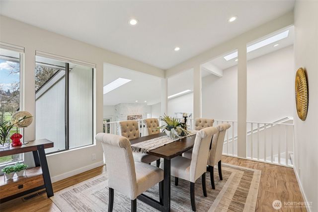 1220 80th Place NE, Medina, WA 98039