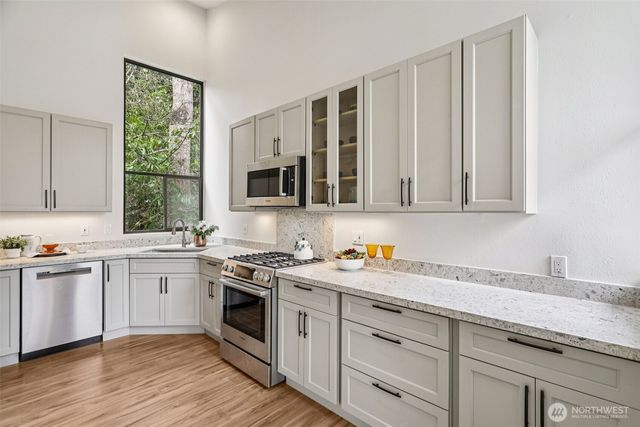 1220 80th Place NE, Medina, WA 98039