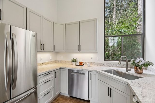 1220 80th Place NE, Medina, WA 98039