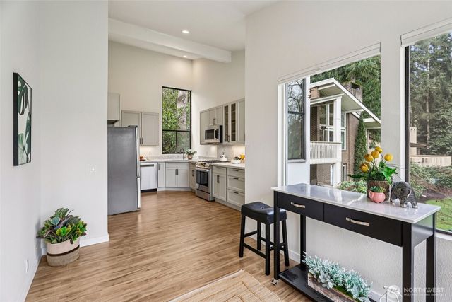 1220 80th Place NE, Medina, WA 98039