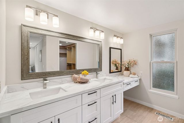 1220 80th Place NE, Medina, WA 98039