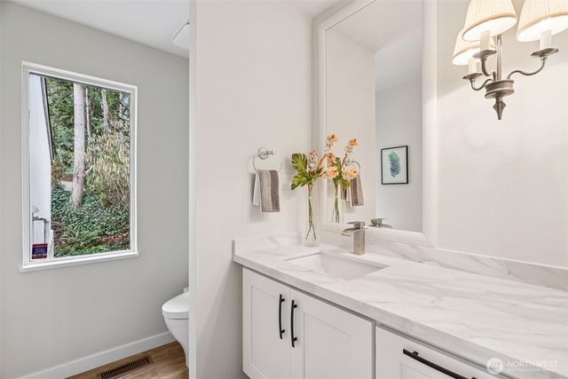 1220 80th Place NE, Medina, WA 98039