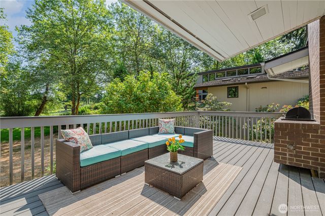 1220 80th Place NE, Medina, WA 98039