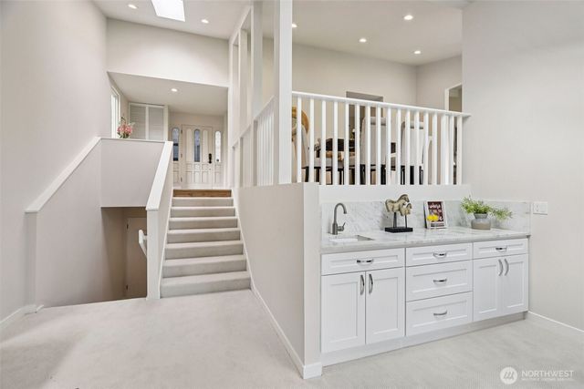 1220 80th Place NE, Medina, WA 98039