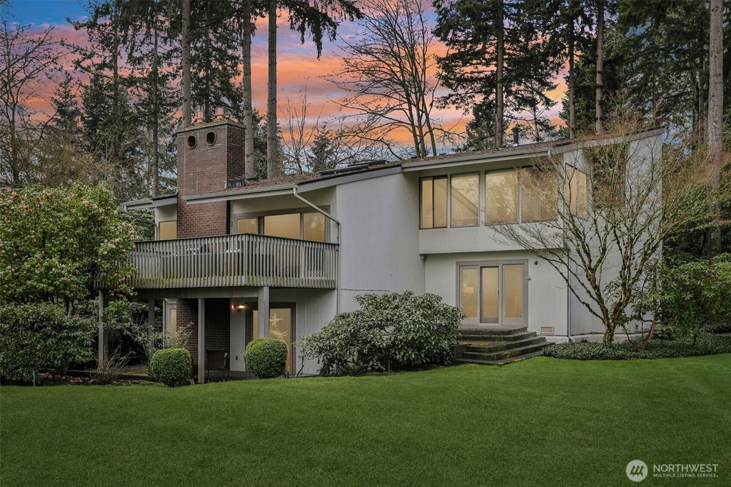 1220 80th Place NE, Medina, WA 98039