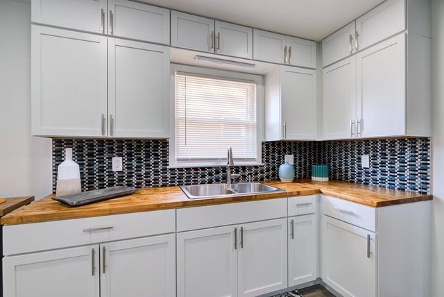 8122 W Potomac AVENUE, Milwaukee, WI 53218