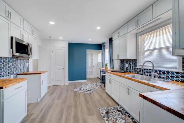 8122 W Potomac AVENUE, Milwaukee, WI 53218
