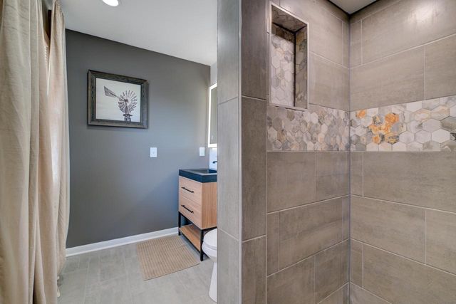 8122 W Potomac AVENUE, Milwaukee, WI 53218