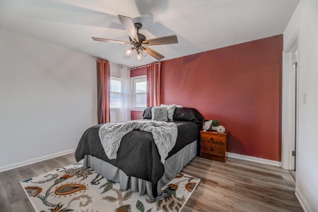 8122 W Potomac AVENUE, Milwaukee, WI 53218