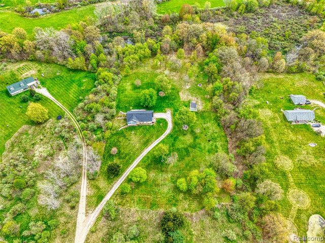 5753 Gregory Road, Gregory, MI 48137