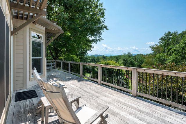 10 Blackberry Lane, Asheville, NC 28804