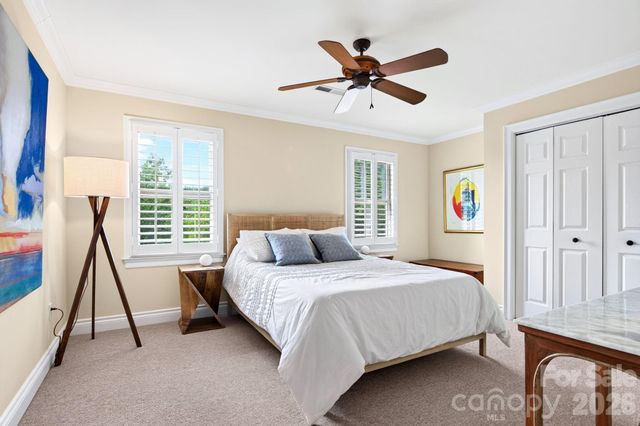 10 Blackberry Lane, Asheville, NC 28804
