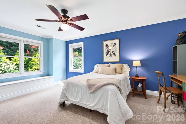 10 Blackberry Lane, Asheville, NC 28804