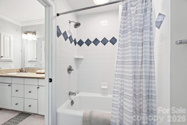 10 Blackberry Lane, Asheville, NC 28804