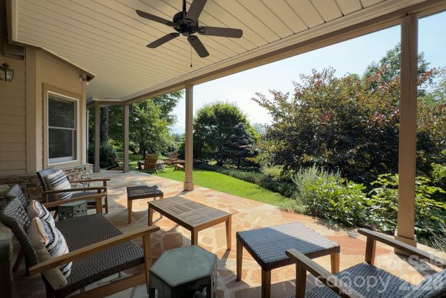 10 Blackberry Lane, Asheville, NC 28804