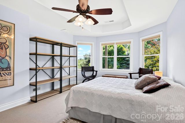 10 Blackberry Lane, Asheville, NC 28804