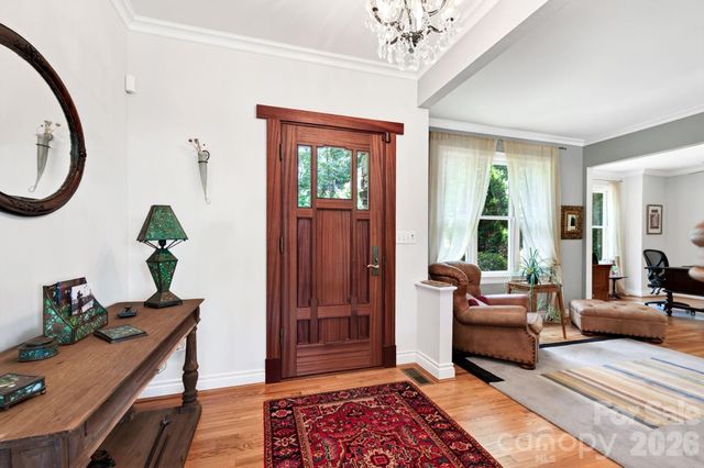 10 Blackberry Lane, Asheville, NC 28804