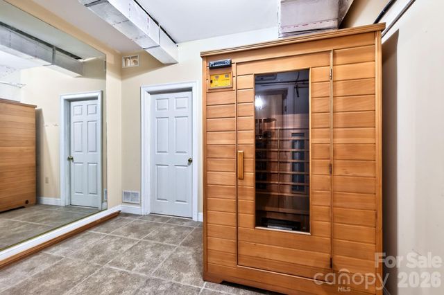10 Blackberry Lane, Asheville, NC 28804