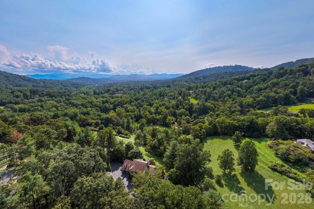 10 Blackberry Lane, Asheville, NC 28804