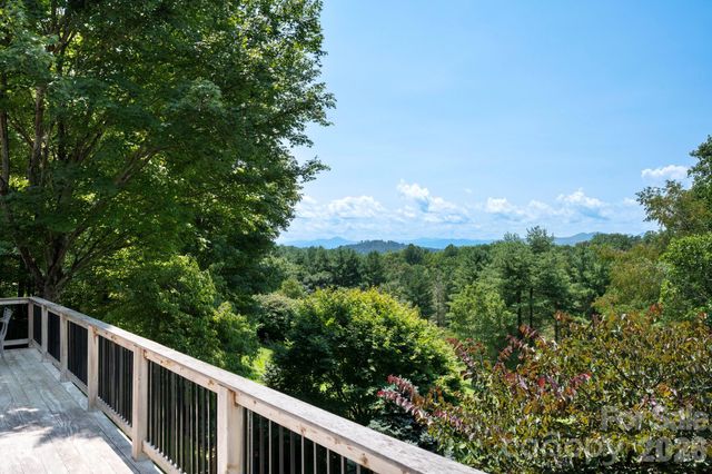 10 Blackberry Lane, Asheville, NC 28804