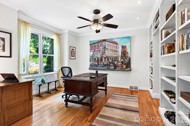 10 Blackberry Lane, Asheville, NC 28804