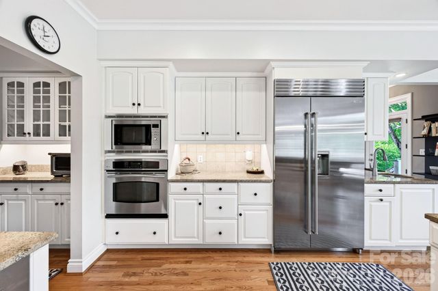 10 Blackberry Lane, Asheville, NC 28804