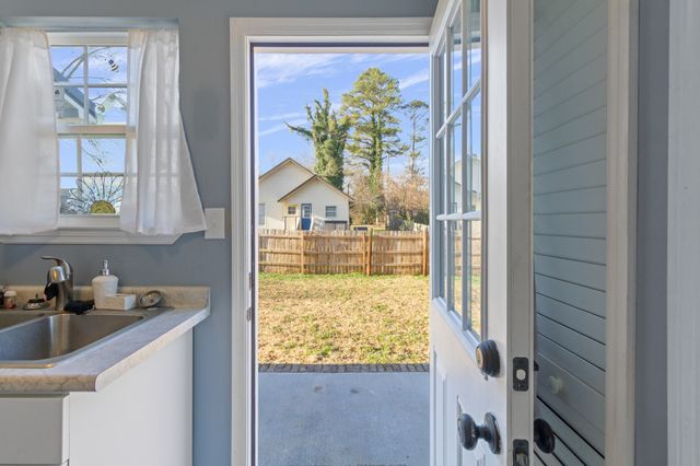 203 5th Ave, N, Decherd, TN 37324