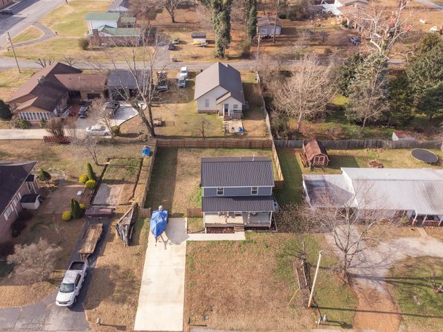 203 5th Ave, N, Decherd, TN 37324