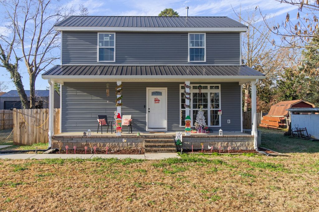 203 5th Ave, N, Decherd, TN 37324