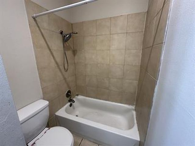 406 Hawthorne St Street A, Houston, TX 77006
