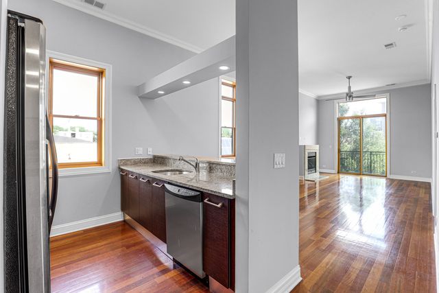 4755 N WASHTENAW Avenue 209, Chicago, IL 60625