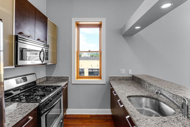 4755 N WASHTENAW Avenue 209, Chicago, IL 60625