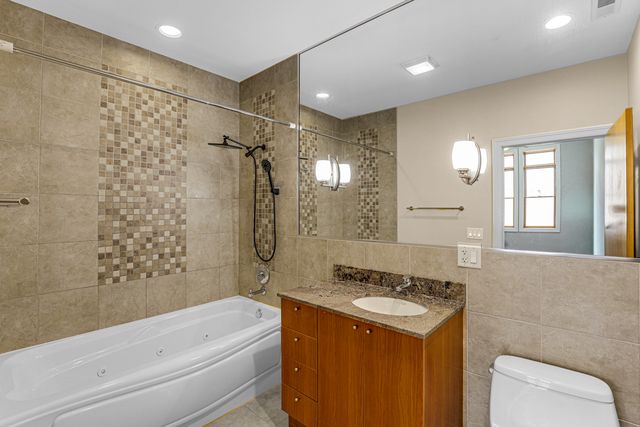 4755 N WASHTENAW Avenue 209, Chicago, IL 60625