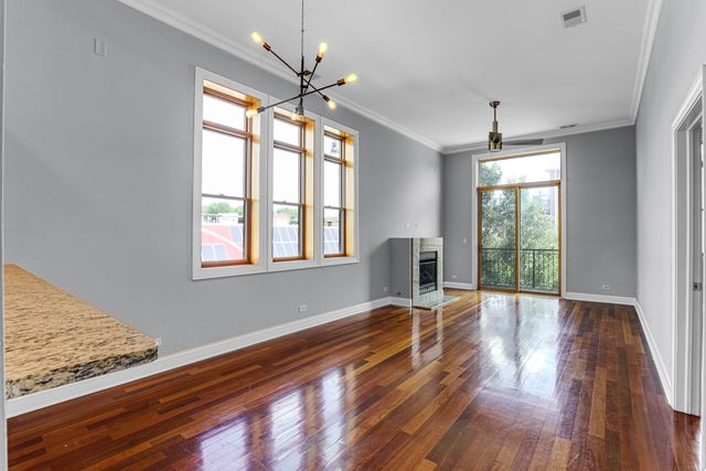 4755 N WASHTENAW Avenue 209, Chicago, IL 60625