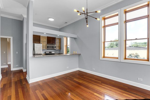 4755 N WASHTENAW Avenue 209, Chicago, IL 60625