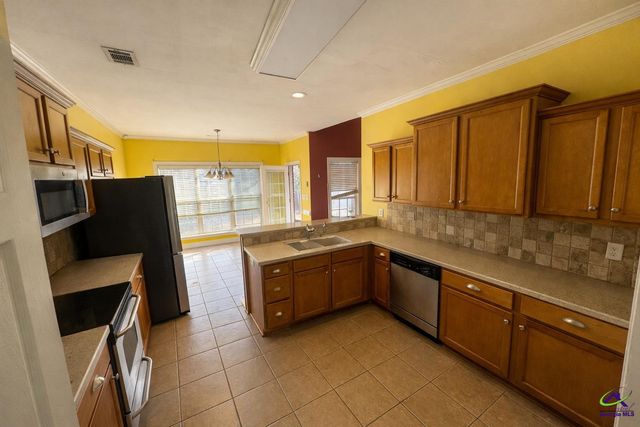 104 Flora Circle, Warner Robins, GA 31088