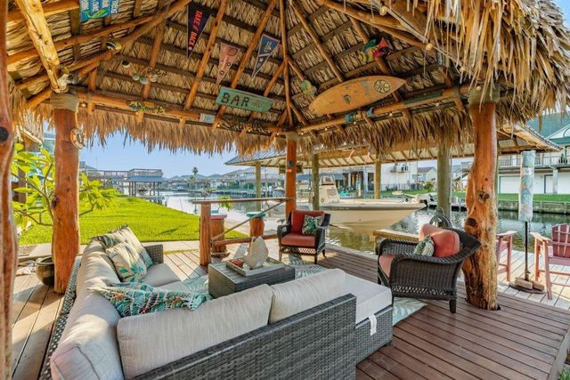 621 Warsaw Street, Bayou Vista, TX 77563