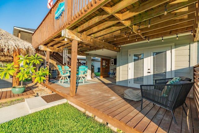 621 Warsaw Street, Bayou Vista, TX 77563