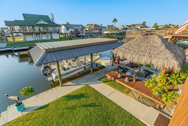 621 Warsaw Street, Bayou Vista, TX 77563