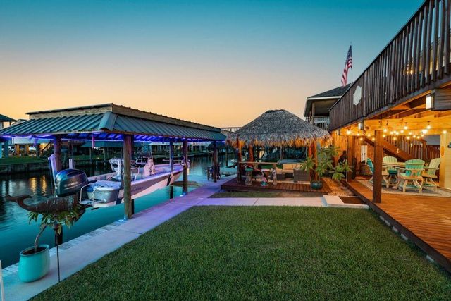 621 Warsaw Street, Bayou Vista, TX 77563