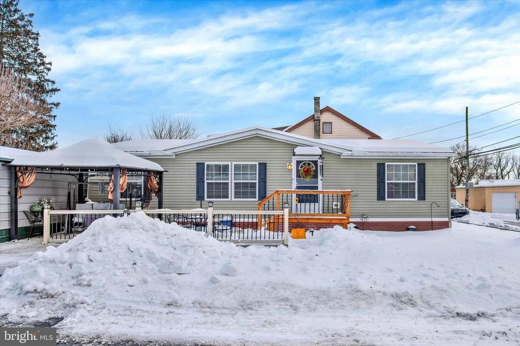 202 DOCK ST, Middletown, PA 17057