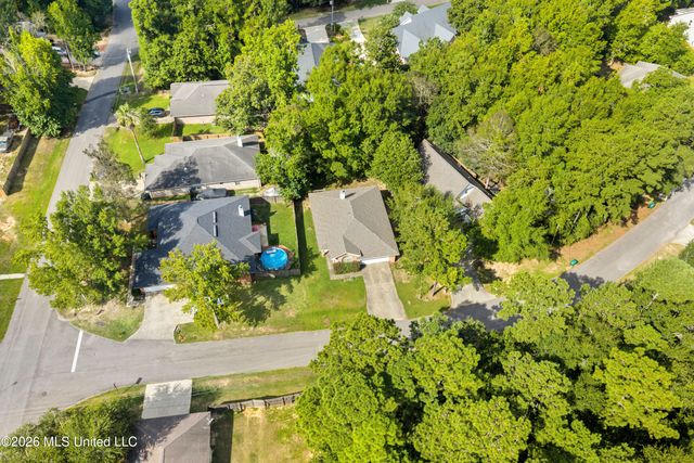 9534 Laa La Court, Diamondhead, MS 39525