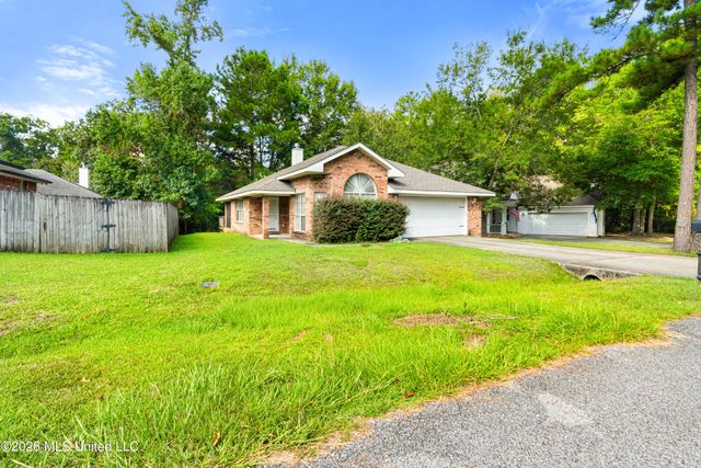 9534 Laa La Court, Diamondhead, MS 39525