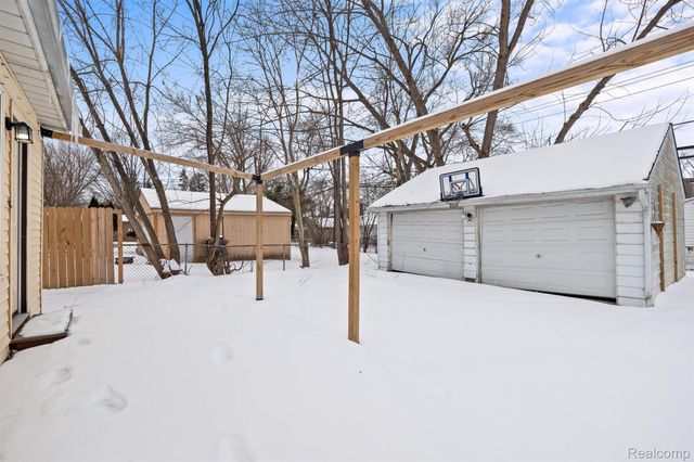 184 Brentwood Street, Inkster, MI 48141