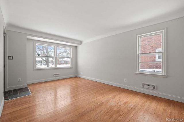 184 Brentwood Street, Inkster, MI 48141