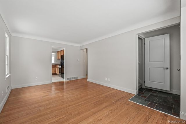 184 Brentwood Street, Inkster, MI 48141