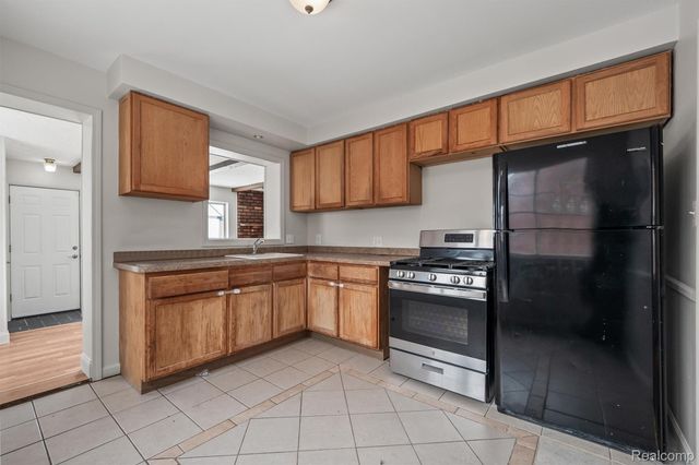 184 Brentwood Street, Inkster, MI 48141