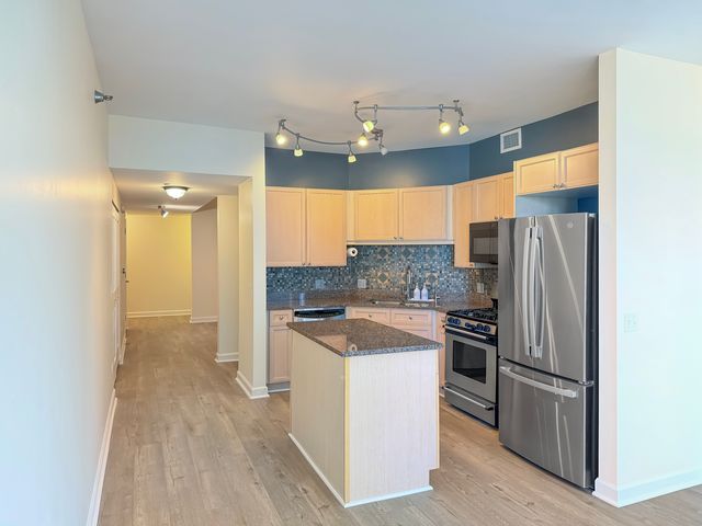 720 W Randolph Street 608, Chicago, IL 60661