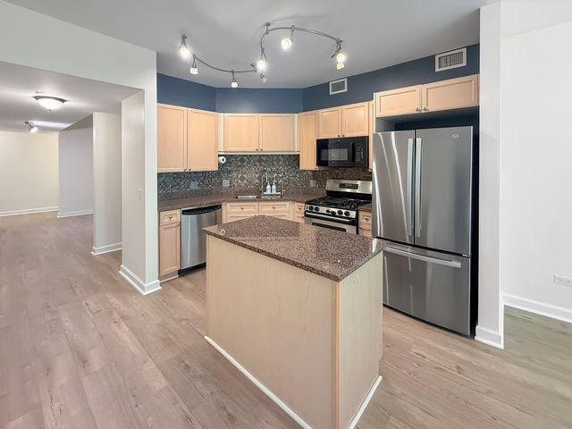 720 W Randolph Street 608, Chicago, IL 60661